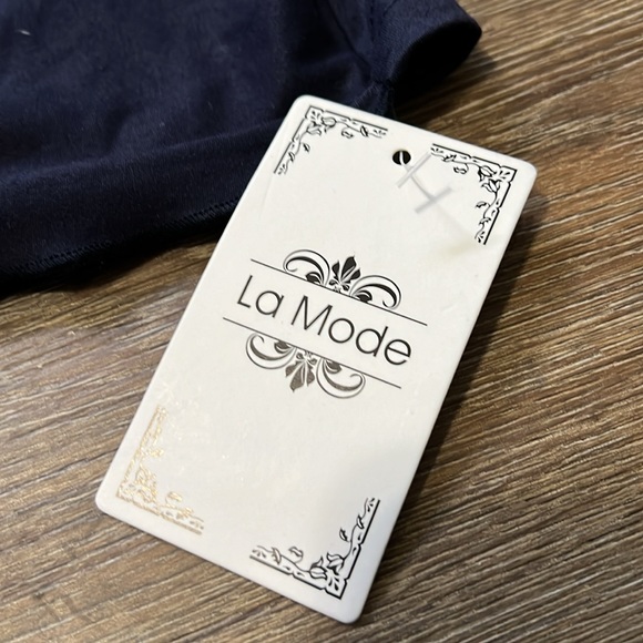 La Mode navy sleeveless knit front shirt - Picture 2 of 5